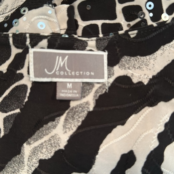 JM Collection Black and White Abstract Blouse - Picture 6 of 6